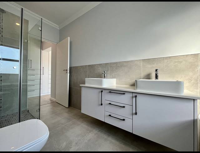 4 BEDROOM HOUSE FOR SALE IN SANDOWN